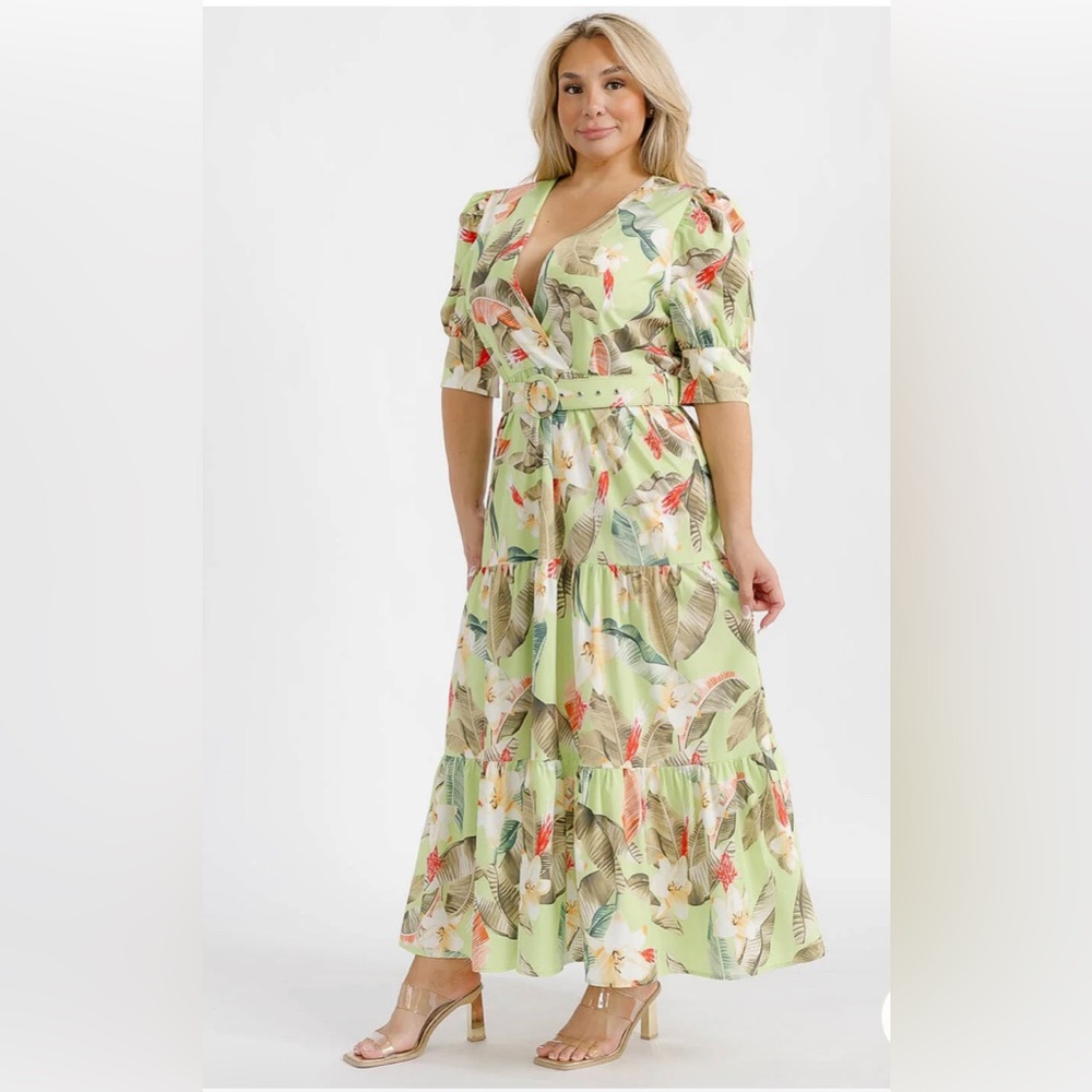 NWT Soul of Curves Floral Maxi Dress with Belt size 3X 🌺🌸🌹